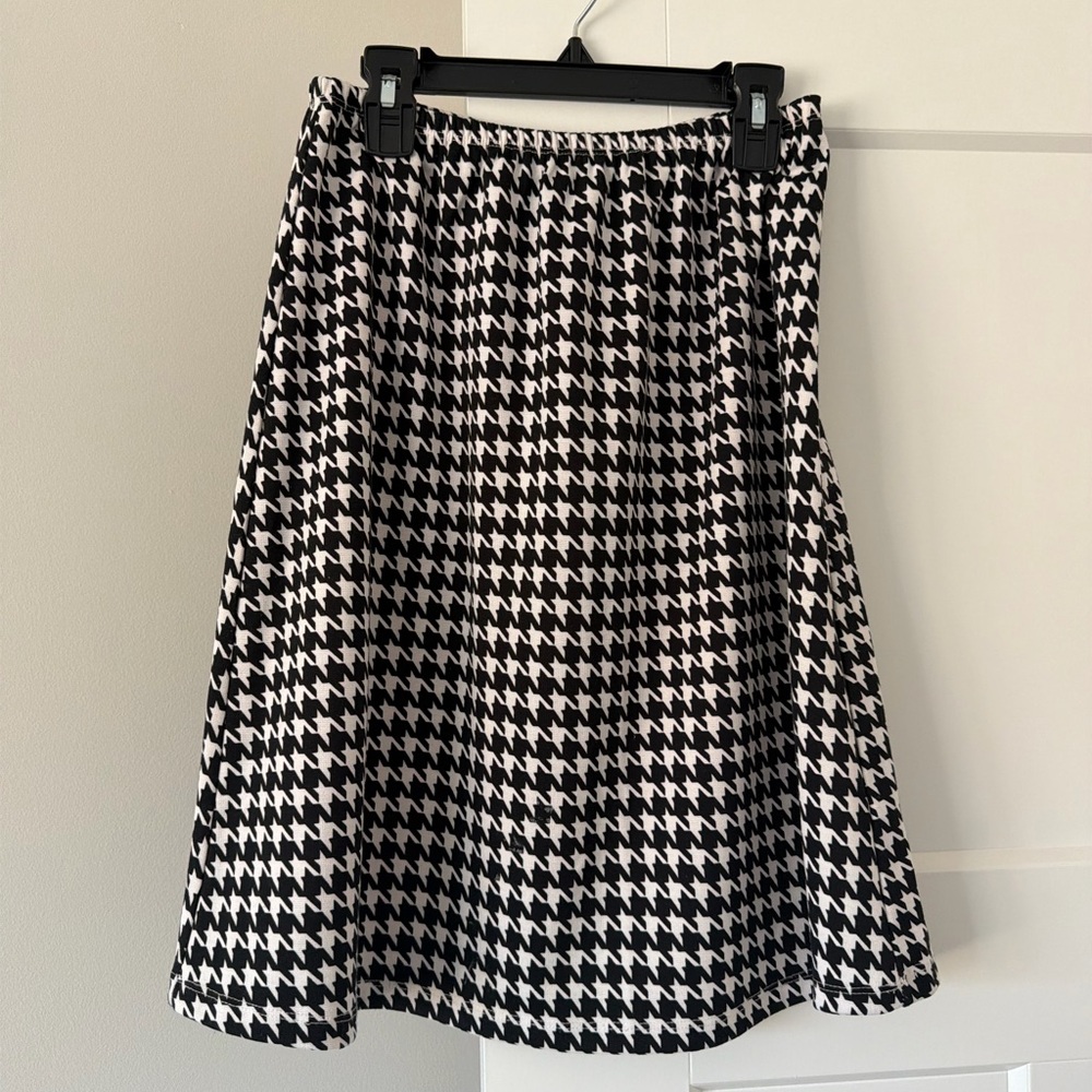 Market & Spruce Black and White A-Line Skirt